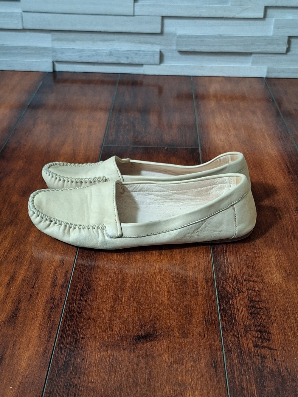 Prada Leather Loafers Flats Beige EU 35.5 US 5 / 5.5 Made in Italy - Picture 4 of 8